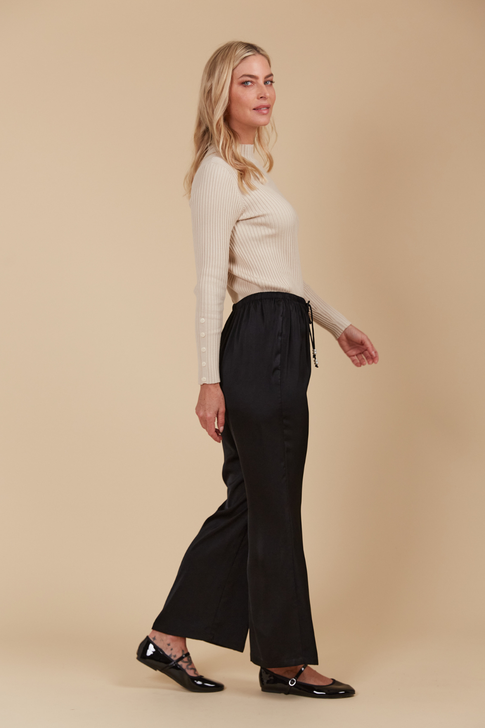 Maia Pant | Onyx