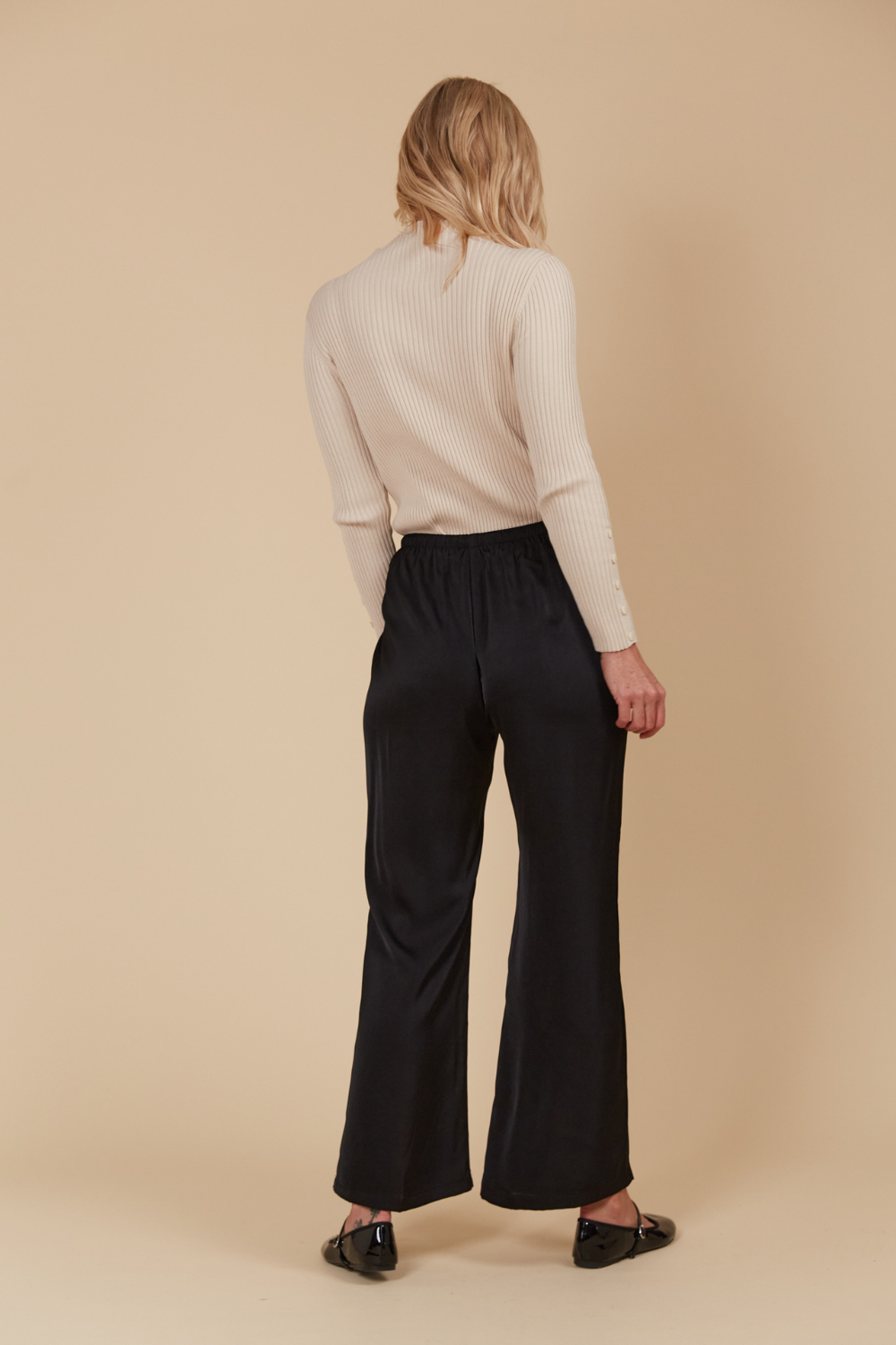 Maia Pant | Onyx