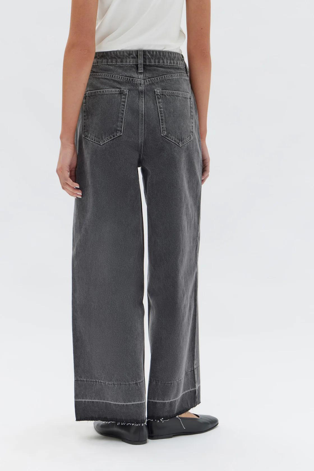 Distressed Hem Wide Leg Jean | Charcoal