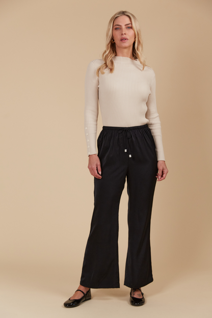 Maia Pant | Onyx